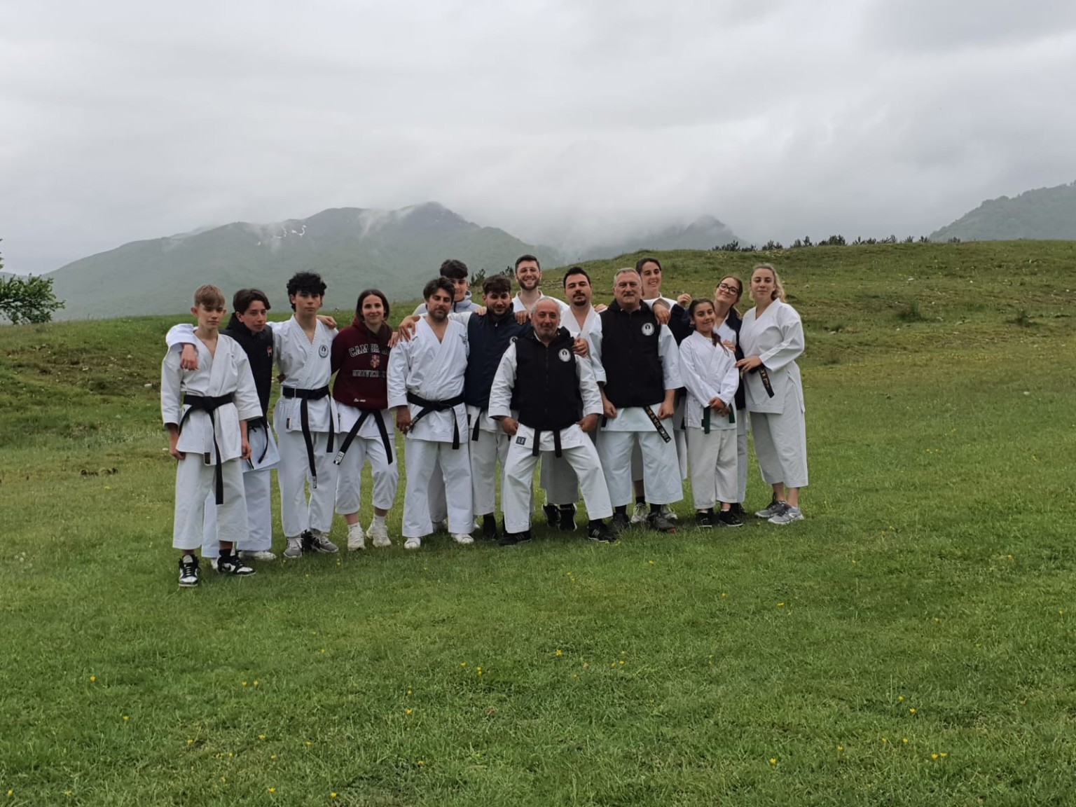 Gruppo Katadoryu durante uno stage in montagna